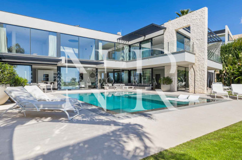 Villa en La Alquería con vistas panorámicas al mar y al golf en venta