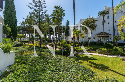 Apartamento en venta con vistas al mar en Alhambra del Mar