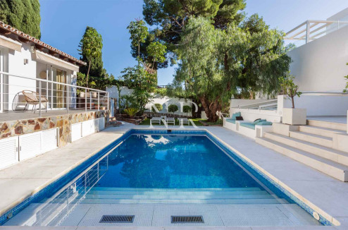 Villa in Nueva Andalucía for sale