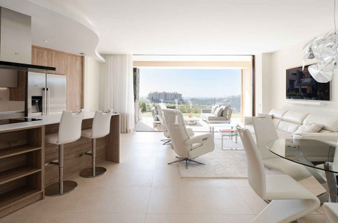 Apartment in the Real de la Quinta residential complex with panoramic sea views for sale