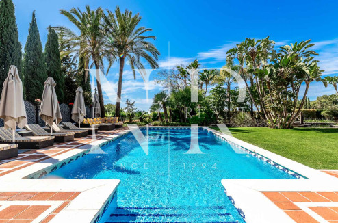 Villa in Sierra Blanca with panoramic sea views for sale
