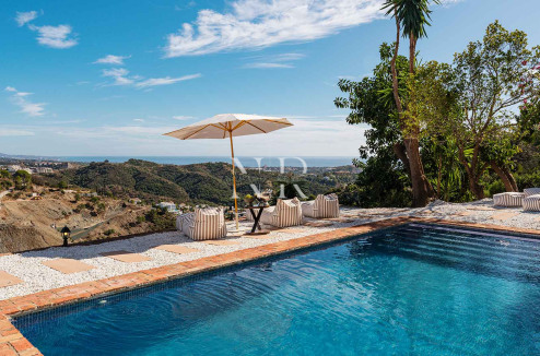 Classic Andalusian-style villa for sale in El Madroñal