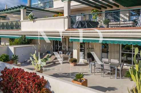 Appartement rénové à vendre dans le complexe résidentiel Locrimar