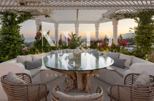 Ático en Urbanización Jardines Colgantes con vistas panorámicas en venta