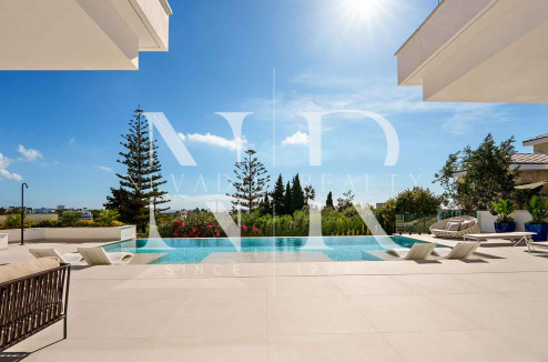 Newly built villa in La Quinta with sea views for sale