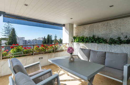 Appartement à vendre dans la résidence Jardines del Príncipe, à quelques minutes de la plage