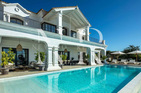 Villa en Marbella Club Golf Resort con vistas panorámicas al mar en venta