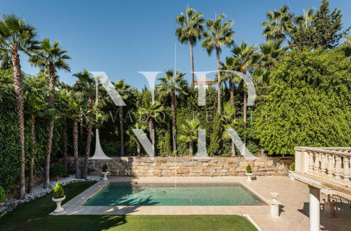 Villa en Nueva Andalucía en venta