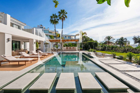 Villa en El Herrojo con vistas panorámicas al mar en venta