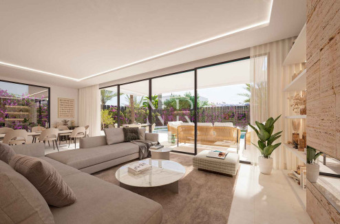 Villa junto a campo de golf en Estepona en venta