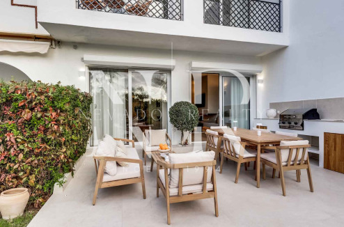 Maison mitoyenne entièrement rénovée à vendre dans le lotissement Los Potros