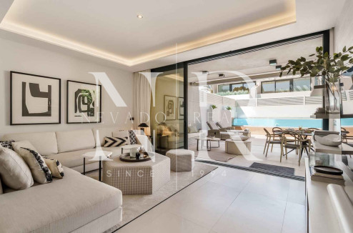 Semi-detached house for sale in Banús Bay Urbanization, just minutes from the beach