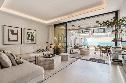 Maison jumelée à vendre dans l'urbanisation Banús Bay, à quelques minutes de la plage