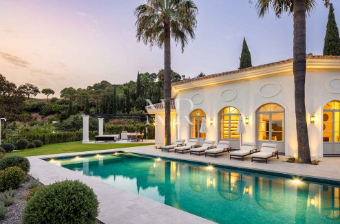 Villa en Urbanización La Zagaleta completamente renovada en venta