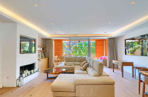 Semi-detached villa for sale in Oasis de Nagüeles with a private pool