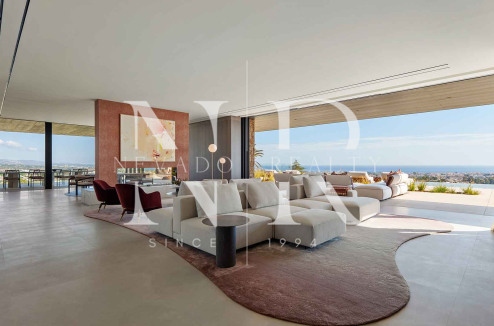 Villa en Urbanización El Herrojo Alto con vistas panorámicas al mar en venta