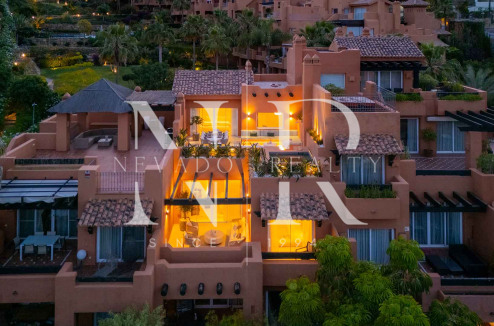 Penthouse entièrement rénové à vendre dans le complexe résidentiel Alminar de Marbella