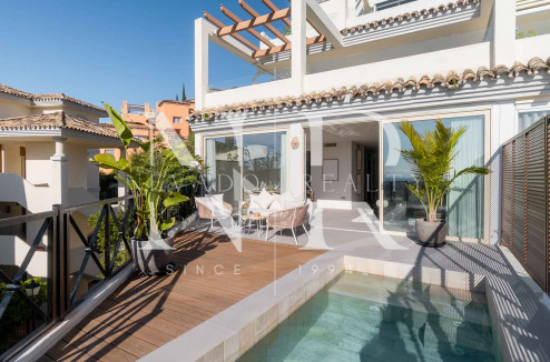 Appartement entièrement rénové à vendre dans le complexe Palacetes Les Belvederes