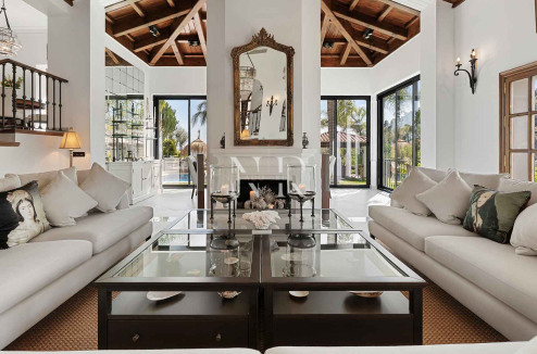 Villa de style andalou classique à vendre dans le domaine privé d'El Madroñal