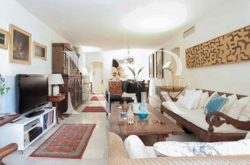 Apartamento en Urbanización Jardines de las Lomas de Marbella Club en venta