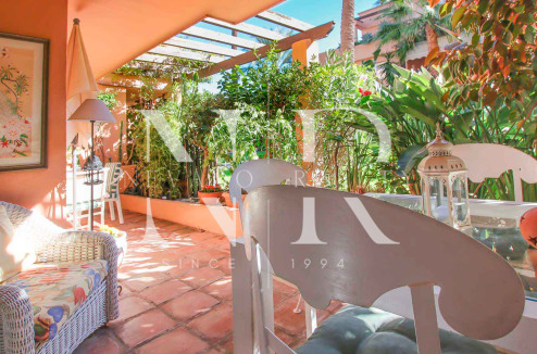 Apartamento en Urbanización Jardines de las Lomas de Marbella Club en venta