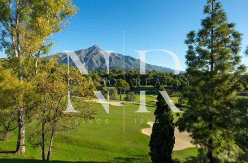 Villa en première ligne de golf à vendre à Aloha