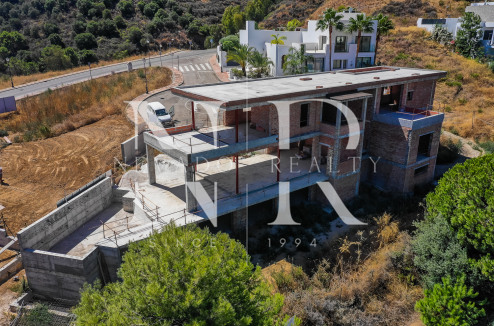 VILLA EN PRIMERA LINEA DE GOLF EN FASE DE  CONSTRUCCION EN LA CALA GOLF RESORT- MIJAS COSTA