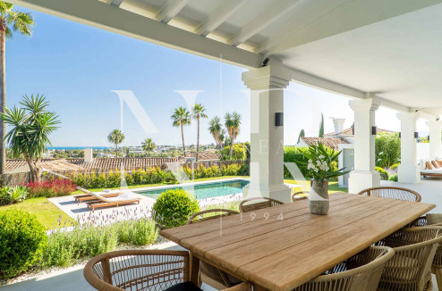 Villa in Los Naranjos Golf with sea views for sale