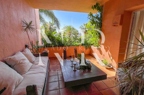 Apartment on the Golden Mile for short term rental.