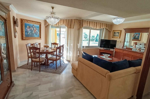 Apartment for sale in Marbella city center on the second line of the beach