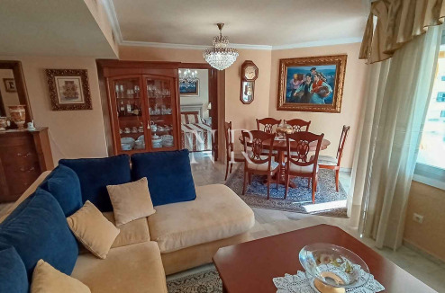 Apartment for sale in Marbella city center on the second line of the beach