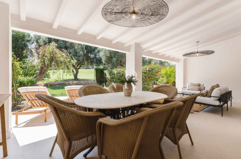 Adosada en Urbanización Los Olivos en primera línea de golf en venta