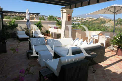 Penthouse dans l'urbanisation Capanes del Golf avec vues panoramiques à vendre