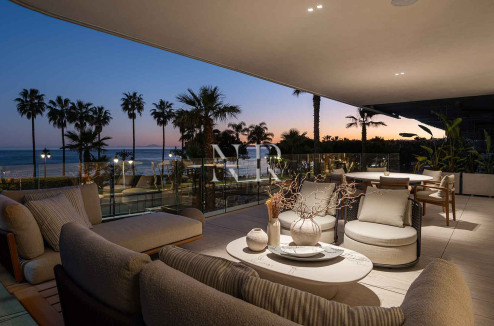 Beachfront Penthouses & Apartments for Sale in Estepona