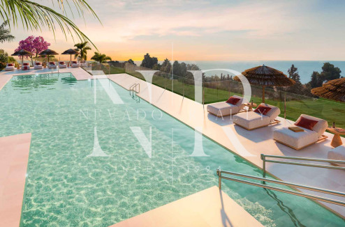 Développement de maisons de ville à Mijas Costa avec vue sur la mer en première ligne de golf en cours de construction