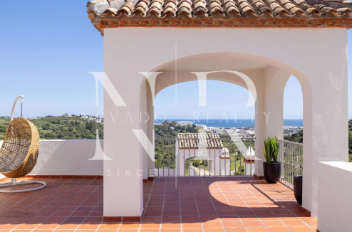 Altoasis Residences, townhouses in Estepona West on the golf course front line for sale