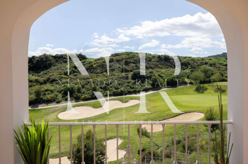 Altoasis Residences, townhouses in Estepona West on the golf course front line for sale