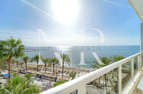 Apartment in the Palm Beach building, beachfront in Marbella centre, for sale