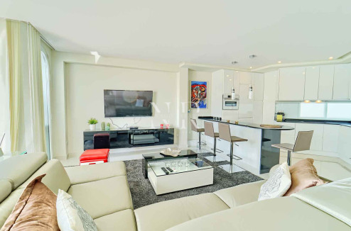 Penthouse dans l'urbanisation Marbella House avec vue sur la mer, en location courte durée