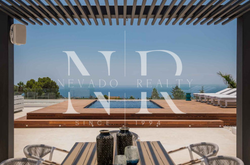 Villa with sea views in Marbella for sale 