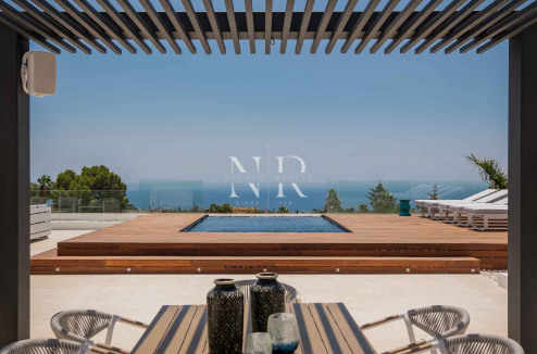 Villa with sea views in Marbella for sale 