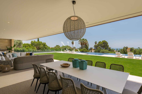 Villa with sea views in Marbella for sale 