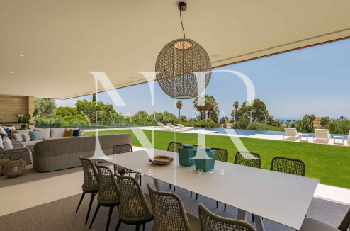 Villa with sea views in Marbella for sale 