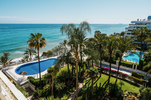 Appartement dans l'immeuble Mare Nostrum avec vue sur la mer à vendre