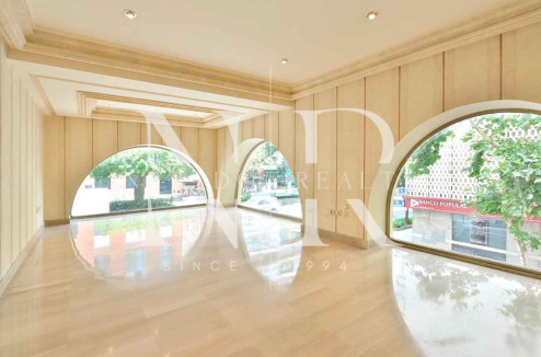 Local comercial en Avenida Ricardo Soriano en Marbella Centro en venta