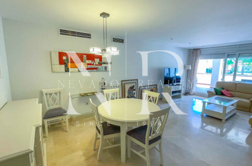 Appartement en première ligne de plage sur le Golden Mile à louer