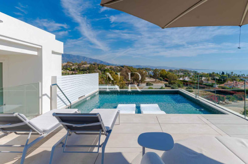Penthouse in Golden Mile with sea views for sale