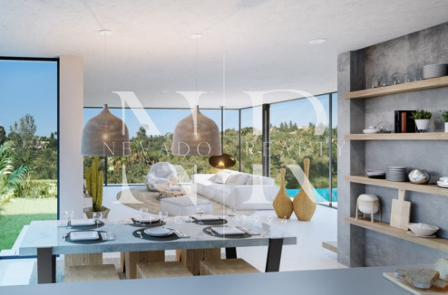 Villa en Estepona en primera línea de golf a la venta