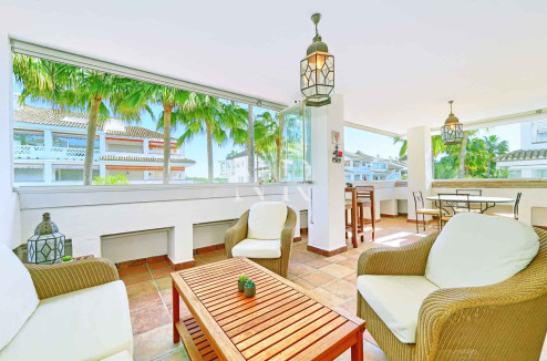 Flat in Las Cañas Beach, front line beach on the Golden Mile for sale