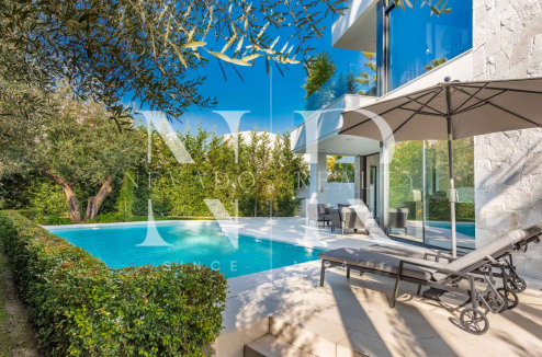 Villa dans l'urbanisation Casablanca, sur le Golden Mile à côté de la plage à vendre